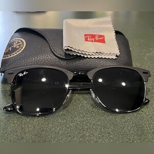 Ray-Ban Sunglasses - Clubmaster